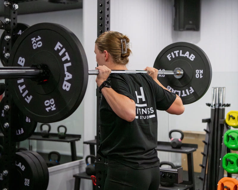 This selection ranges from strength tools like Functional Trainers, Squat Racks, olympic Barbells and Adjustable Dumbbells to Power Towers and Bumper Plates.